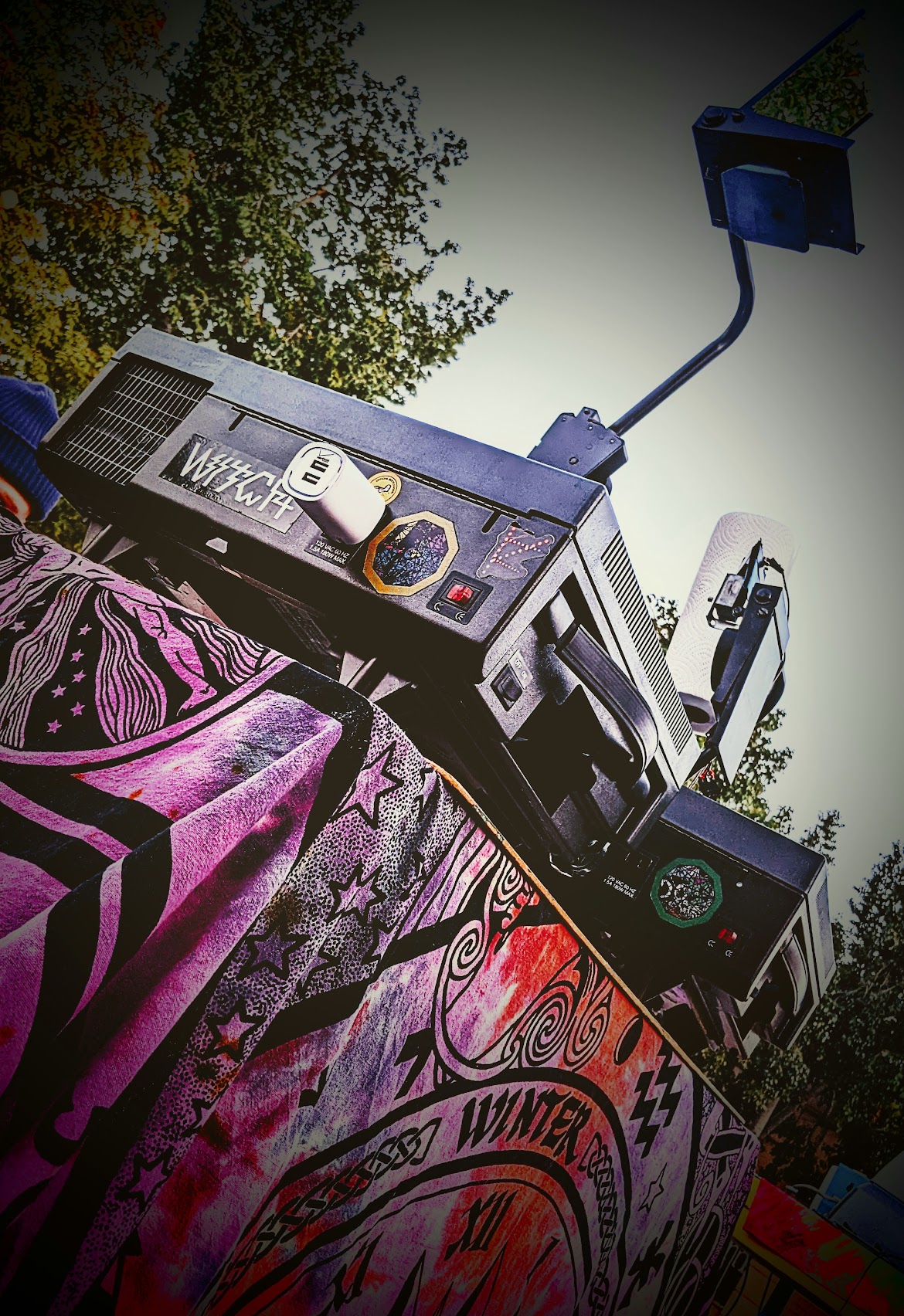 Overhead projector with liquid light